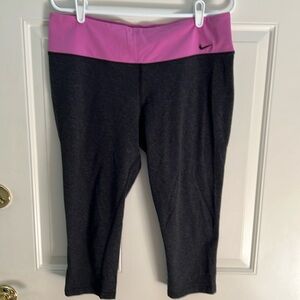 Nike Women’s Gray and Pink Capri Leggings.  XL